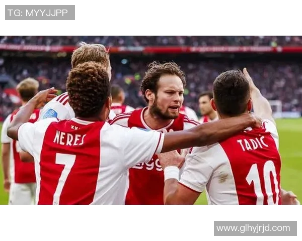 尤文图斯与阿贾克斯激战正酣现场直播全程回顾与精彩瞬间分析