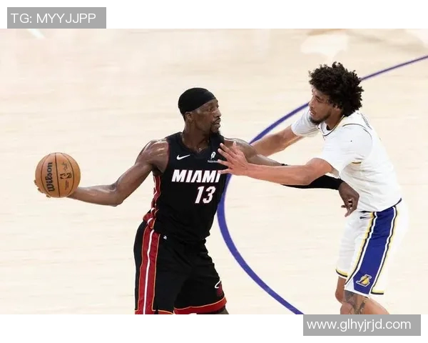 湖人对阵热火第二场比赛直播全程回顾与精彩瞬间分析